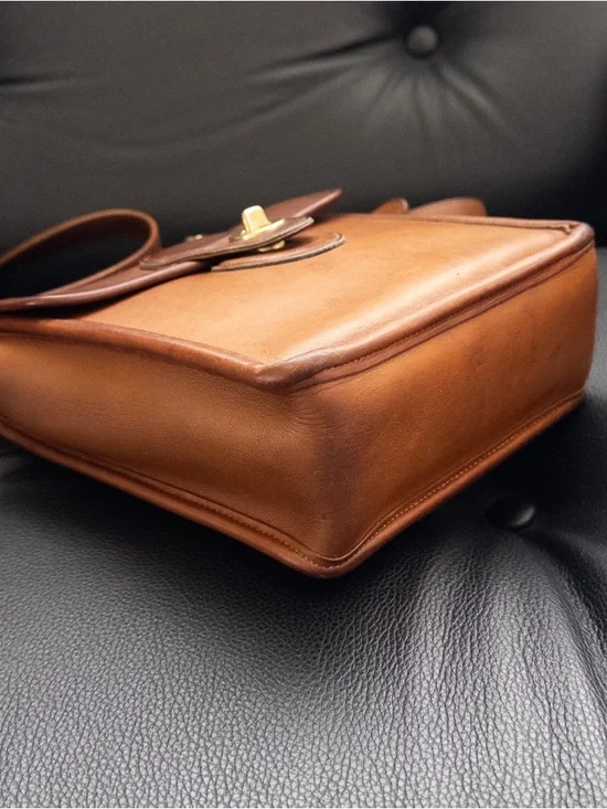 Vintage Coach 1992/93 Murphy Crossbody Bag in British Tan - Picture 7 of 14